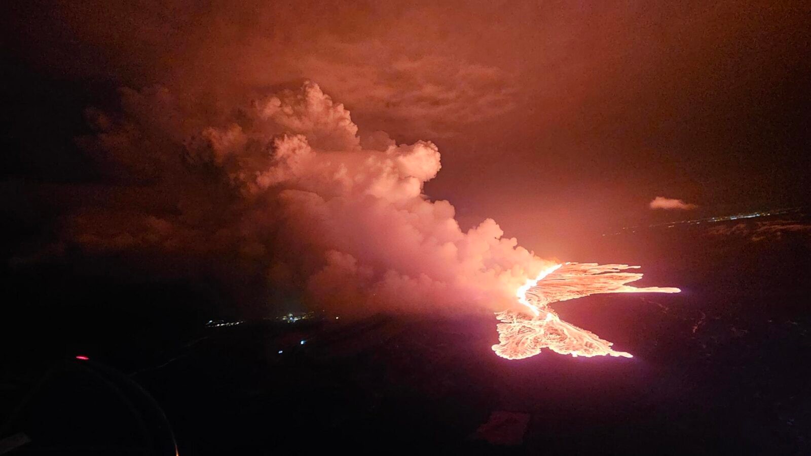 Zdjęcie najnowszej erupcji lawy na półwyspie Reykjanes / źródło: Islandzkie Biuro Meteorologiczne, materiały prasowe
